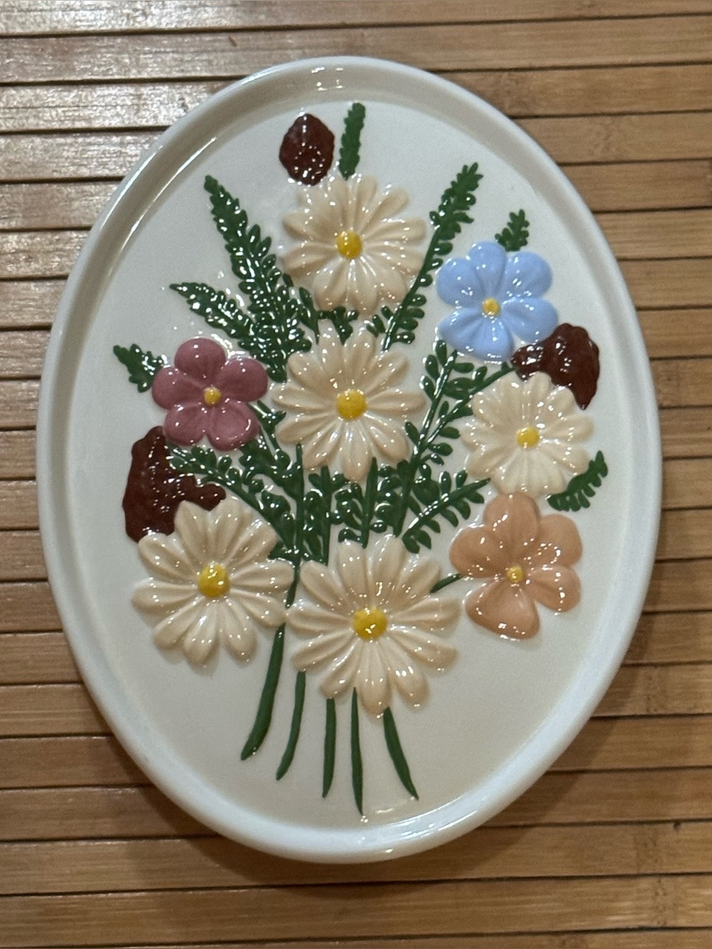 VINTAGE ATLANTIC MOLDS CERAMIC WALL PLAQUE